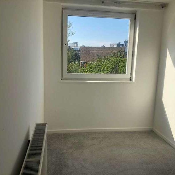 Otho Court, Brentford Dock, TW8 - Photo 1