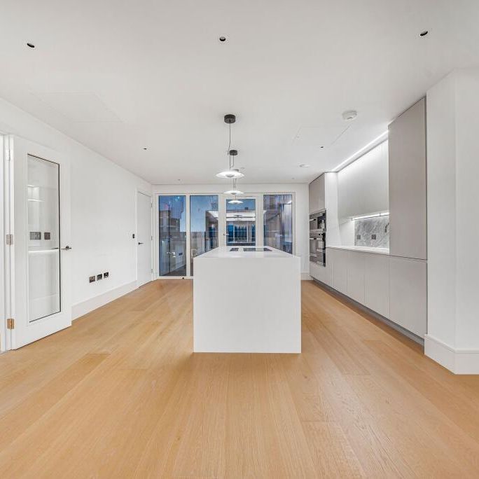 Lincoln Apartments, Fountain Park Way, London W12 - Photo 1