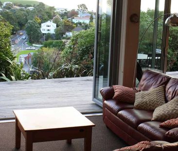 Modern, fully-furnished hideaway - Photo 1