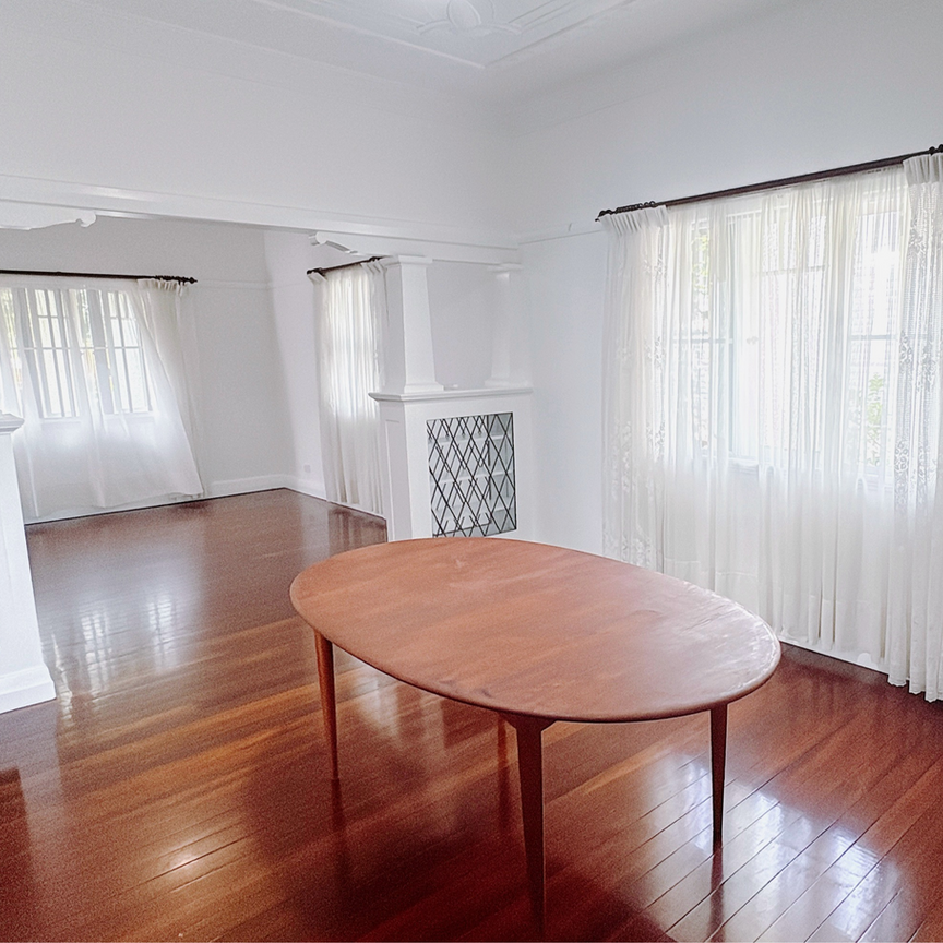 Greenslopes, QLD - Photo 1