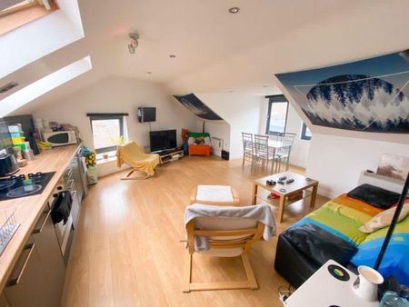 2 bedroom flat to rent - Photo 3