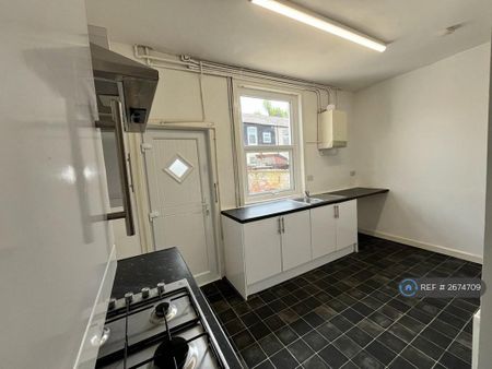 2 bedroom terraced house to rent - Photo 5