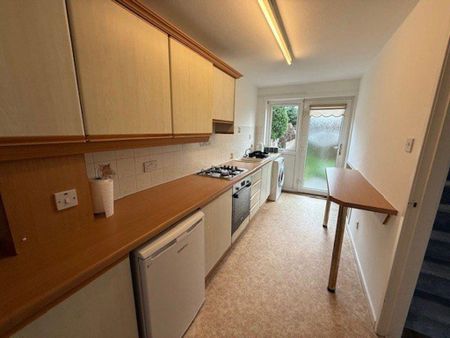 2 bedroom semi-detached house to rent - Photo 2