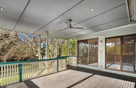 Comfort, Convenience & Space in Blackburn North! - Photo 2