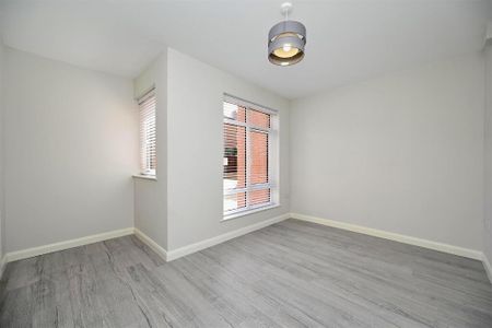 Apt 10, 39A Dundela Crescent, Belfast, BT4 3BN - Photo 2