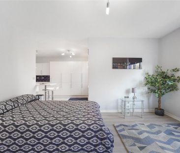 Studio to rent - Photo 6