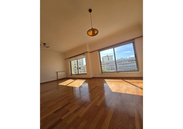 Apartamento T3 em Lisboa