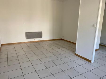 Location Appartement 2 pièces 49m² LABEGUDE 07200 - Photo 2