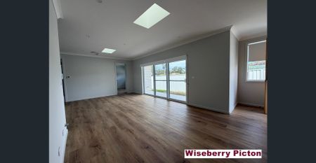 Spacious 4-bedroom home - Photo 3