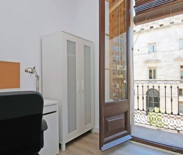 Carrer del Pas de lEnsenyança, Barcelona, Catalonia 08002 - Photo 5