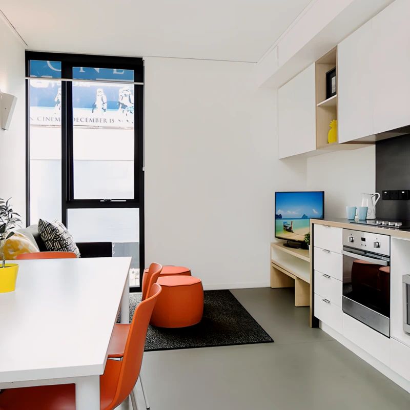 U18 6 Bedroom Share Bathroom Male - Photo 1