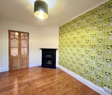 Farnborough Road, Farnham, GU9 - Photo 1