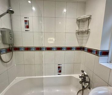 2 bedroom end of terrace house to rent - Photo 4