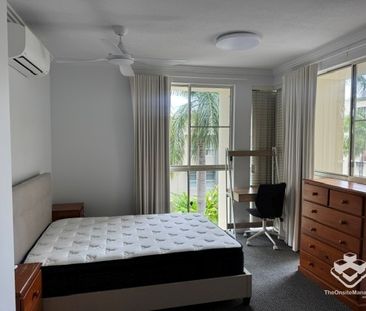 Modern Furnished Apartment - Resort Style Living - Photo 5