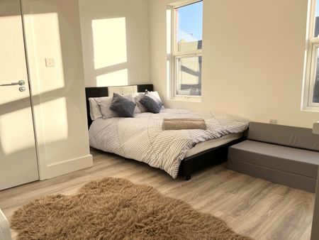 Room in a Shared House, Montrose Road, HA3 - Photo 3