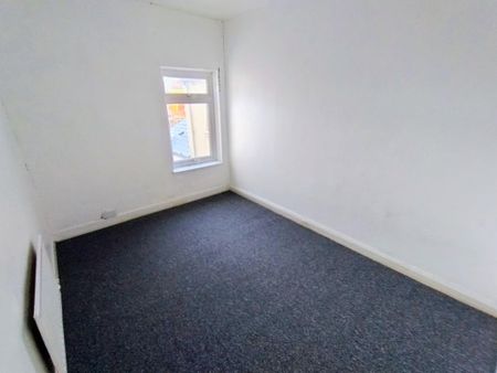 3 bedroom apartment to rent - Photo 2