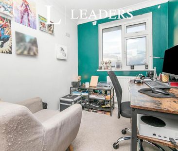 3 bedroom end of terrace house to rent - Photo 3