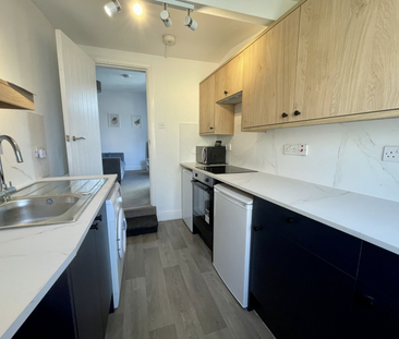 2 bedroom terraced house to rent - Photo 1