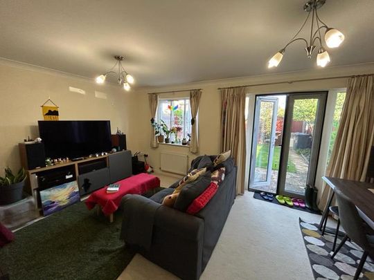 3 bedroom semi-detached house to rent - Photo 1