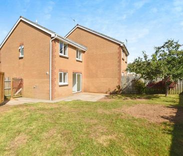 3 bedroom end of terrace house to rent - Photo 4