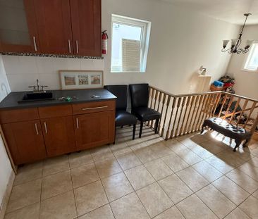 For Lease - 32 Belgravia Avenue Unit# Bedroom 1, Toronto, Ontario - Photo 3