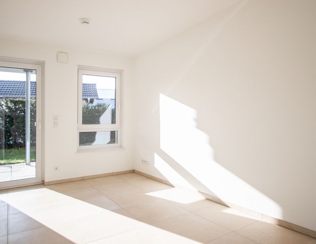 Top moderne 4 Zimmerwhg mit Terrasse, Garten und Tiefgarage in der Nähe vom Lenkwerk in Bielefeld - Photo 1