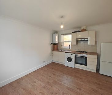 1 Bed Flat, Little Johns Lane, RG30 - Photo 3