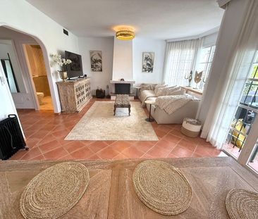 House – Townhouse in Nueva Andalucía - Photo 3