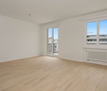 Schöne 2.5-ZW mit 2 Balkone im Zentrum von Biel - Foto 2
