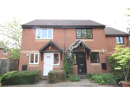 2 bedroom end of terrace house to rent - Photo 2