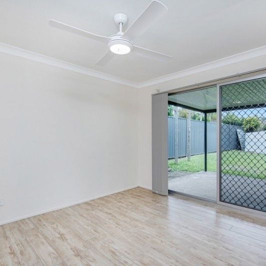 4 Bedroom Pet Friendly House in Central Springwood - Photo 1