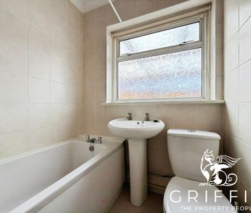 Johnson Close, Rochford, SS4 1TP - Photo 4