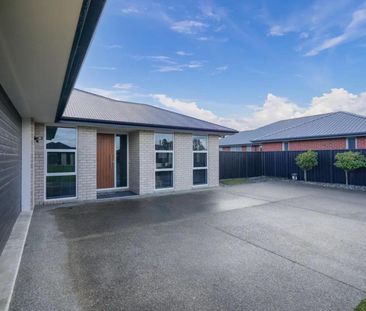 Modern Family Home - Photo 1