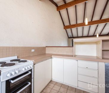 Perfectly Positioned Townhouse on a Prime Corner - Photo 6