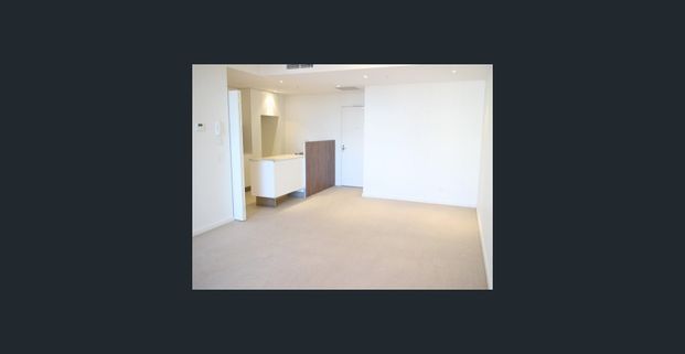 Spacious Hurstvile apartment located in East Quarter. - Photo 1