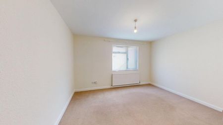 4 bedroom detached house to rent - Photo 5