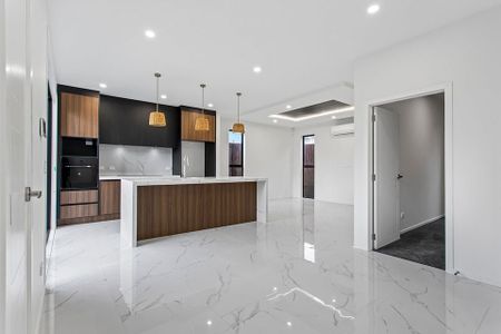 Stunning 4BR - Near New in Massey! - Photo 3