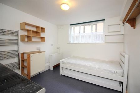 Studio to rent - Photo 4