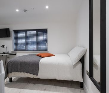 6 bedroom house of multiple occupation to rent - Photo 1
