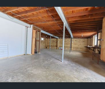 Beautifully Renovated Home in Prime Jindalee Location - Photo 3