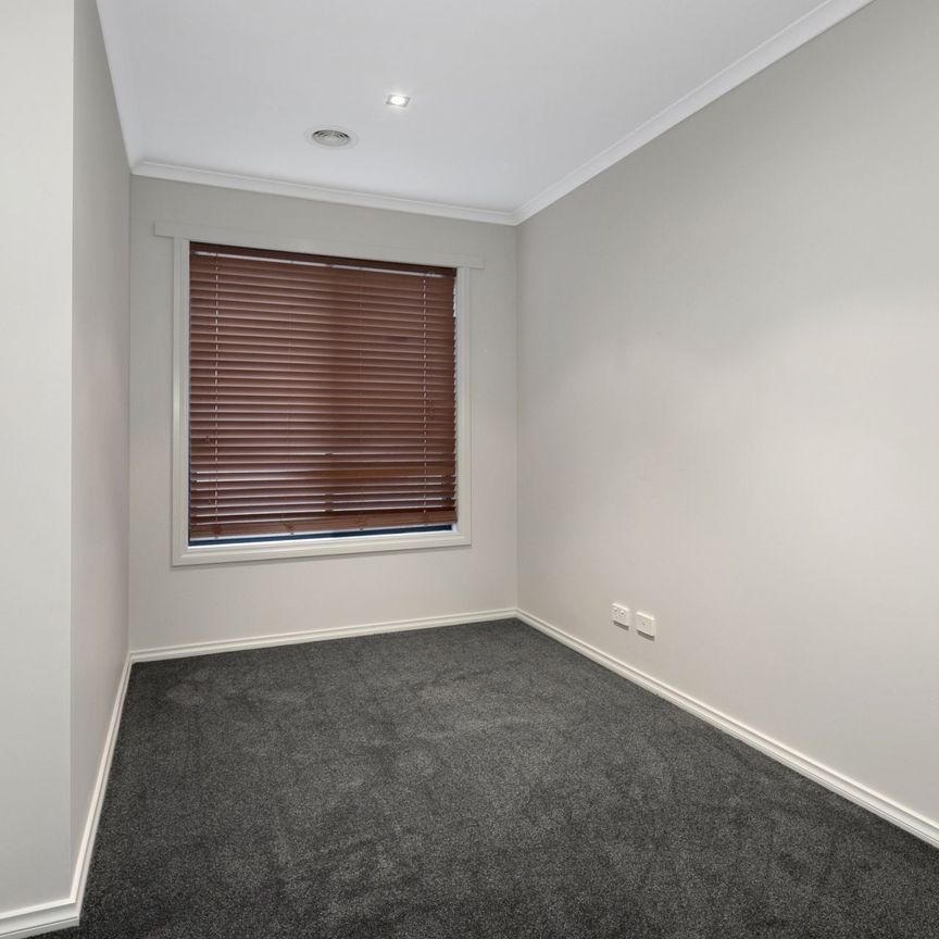 REFRESHED THREE BEDROOM HOME + STUDY IN COSY CANADIAN ESTATE - Photo 1