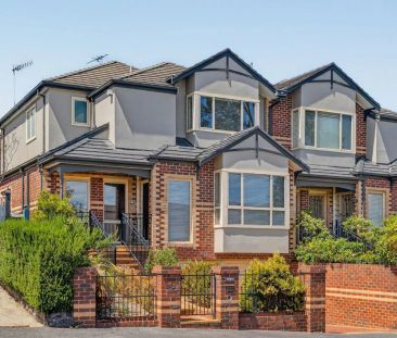 Expansive Town Residence in the Heart of Camberwell - Photo 4