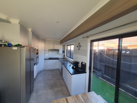 9 Centenary Avenue, Melton, VIC - Photo 4