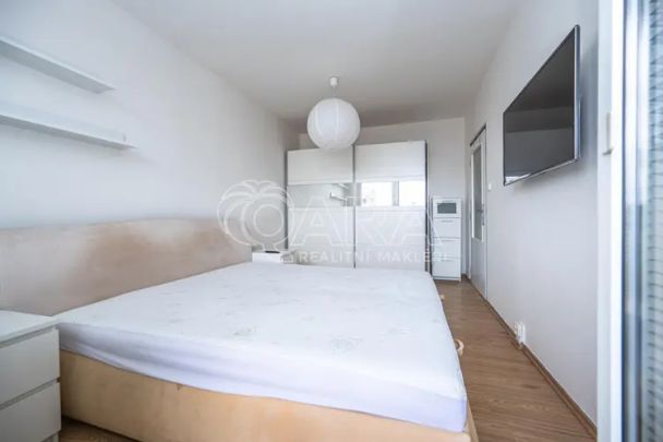 Byt 3+kk s balkonem a sklepem - Photo 1
