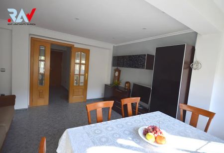 Carrer Sants Just i Pastor, Valencia, Valencian Community 46022 - Photo 4