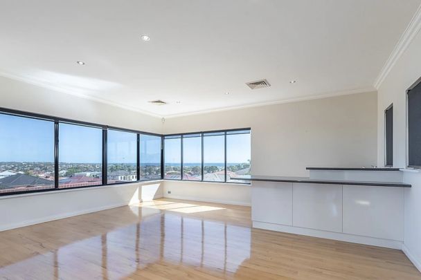 Magnificent 2-Storey Home - An Entertainer's Dream! - Photo 1