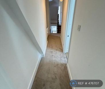 3 bedroom flat to rent - Photo 3