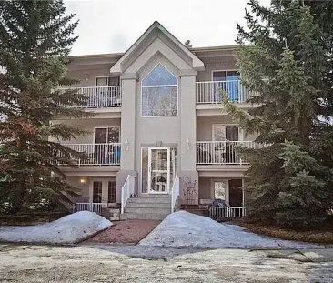 Bright and Spacious 2 Bedroom Condo | 201 - 139 26 Avenue Northwest, Calgary - Photo 1