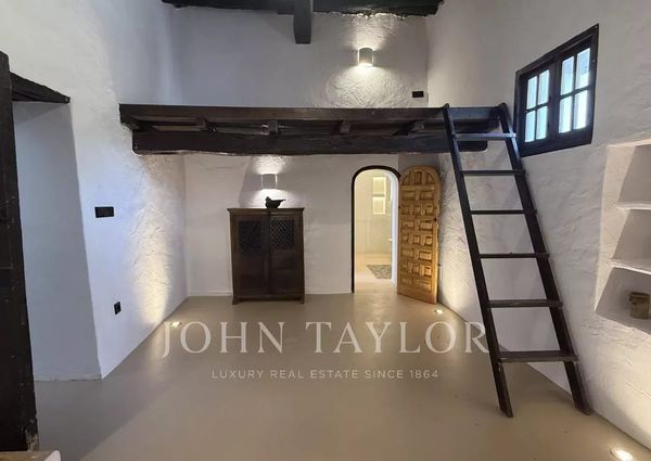 Cala Llonga, Balearic Islands 07849