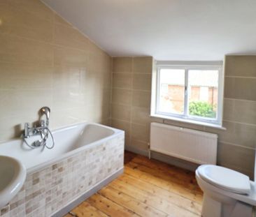 2 bedroom terraced house to rent - Photo 5